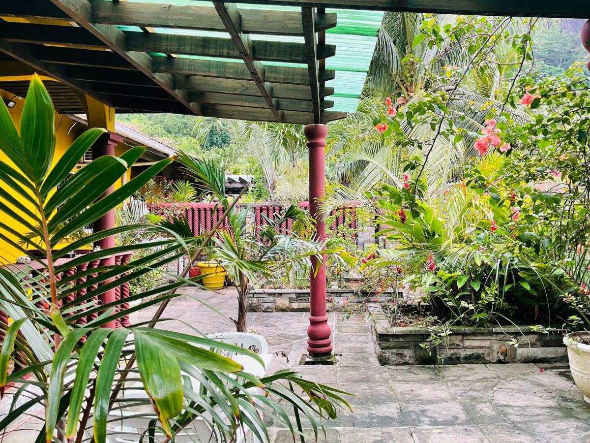 Effie Mountain View Coco Villa Misere Exterior foto